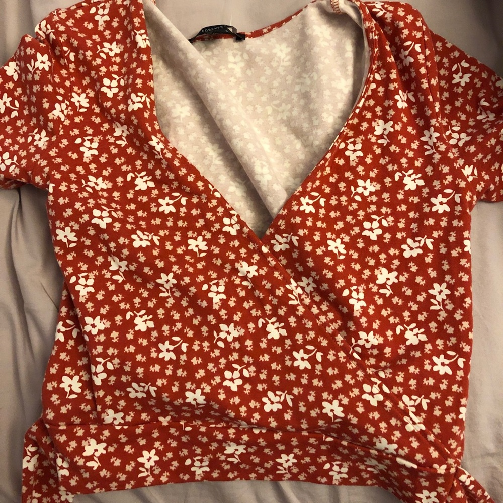 NWOT floral crop wrap top